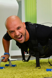 Andrei de la Alb Negru se antreneaza la Fit4You - Master Photography